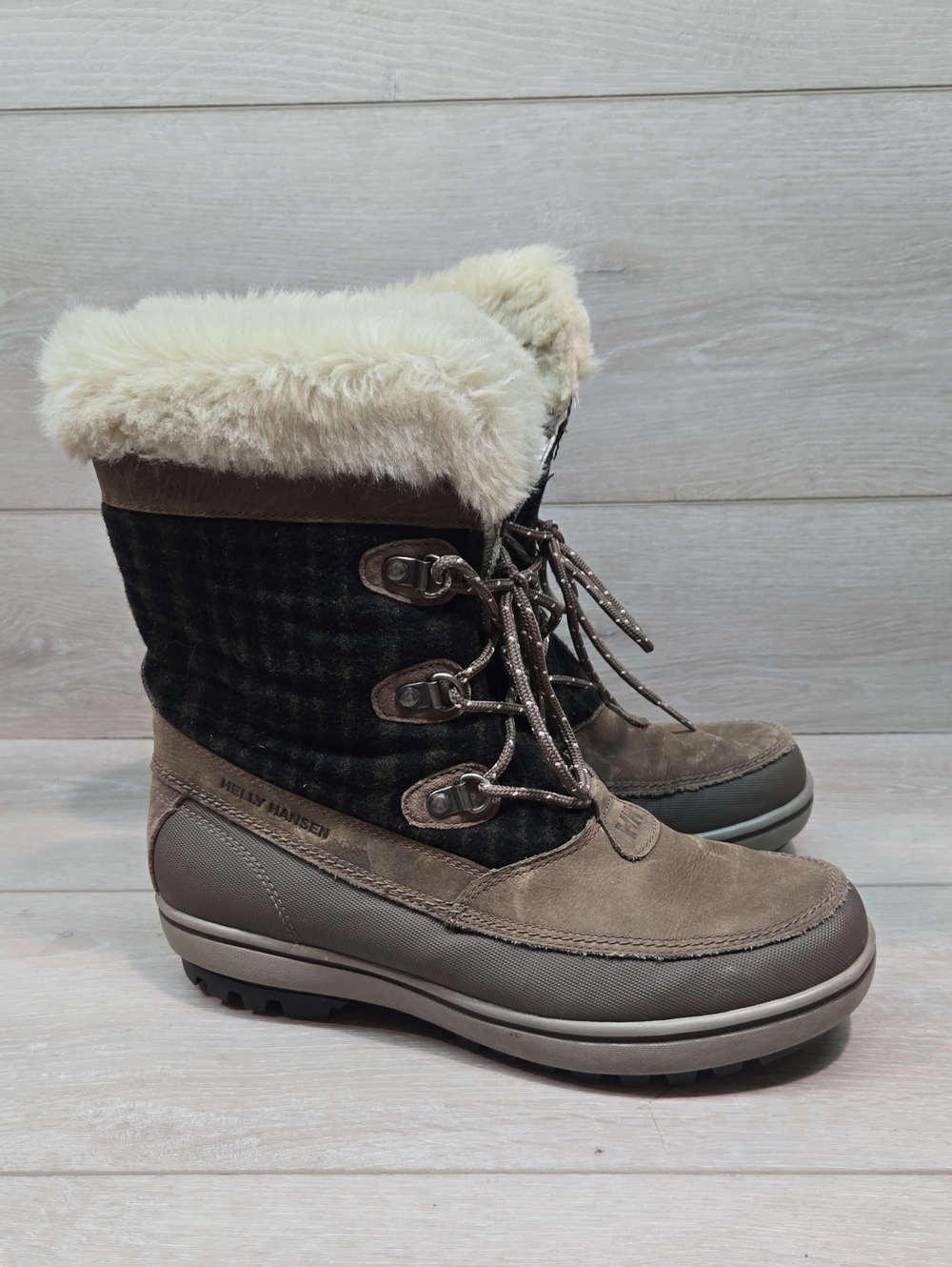 Helly Hansen Women Leather Duck Outdoor Faux Fur Shoes Boots Sz 7.5